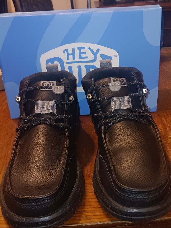HEYDUDE BRADLEY CHUKKA BOOT SIZE 9 NEVER WORN main image 3